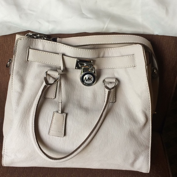 Michael Kors Handbags - Michael Kors Large Hamilton Bag